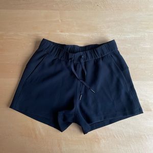 Lululemon on the fly short 2.5” inseam (woven)